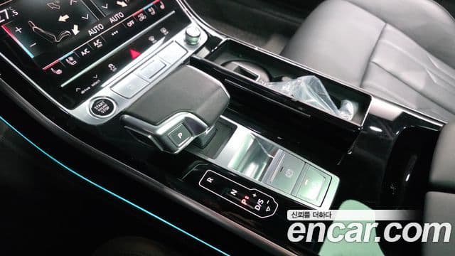 Audi A8 (D5) 55 TFSI Quattro LWB, 2021 9