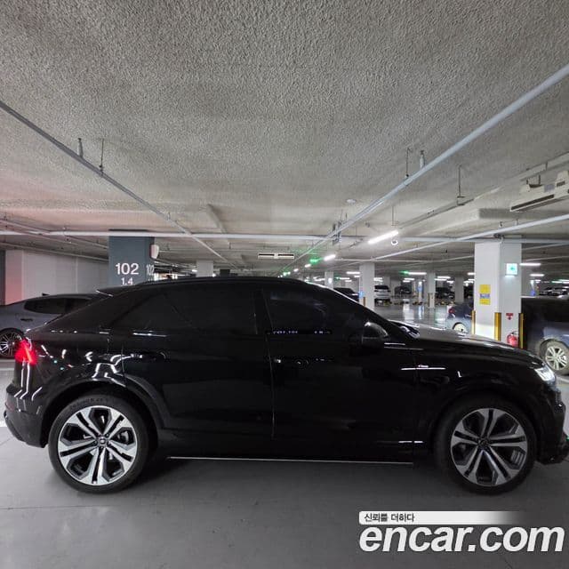 Audi Q8 (4M) Premium, 2023 3