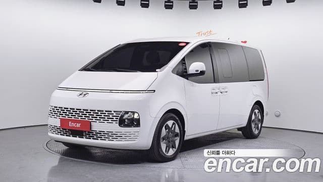 Hyundai Staria Modern, 2023 1