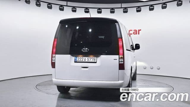 Hyundai Staria Modern, 2023 4