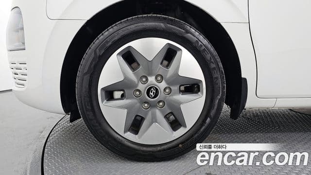 Hyundai Staria Modern, 2023 все фото