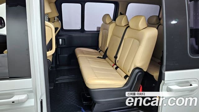 Hyundai Staria Modern, 2023 11