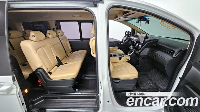Hyundai Staria Modern, 2023 12