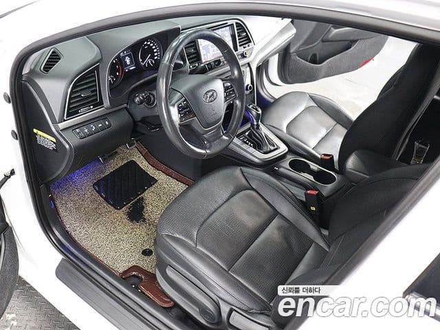 Hyundai Avante AD 1.6 GDI Value Plus, 2017 17