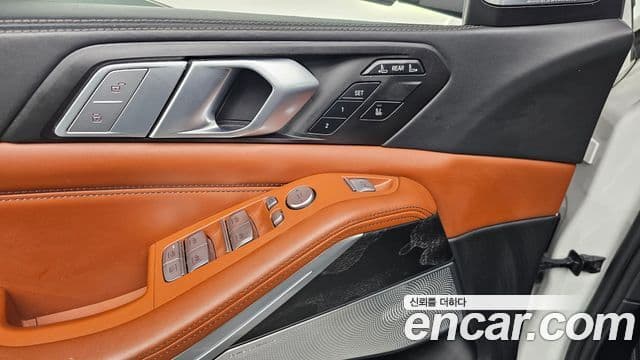 BMW X7 (G07) xDrive 40d Design Pure Excellence 6인승, 2022 18