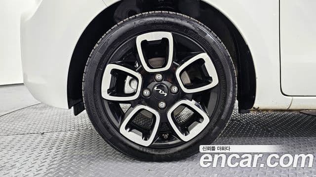 Kia The / новый New Ray Signature, 2022 все фото