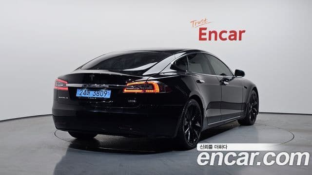 Tesla модель S, 2019 2