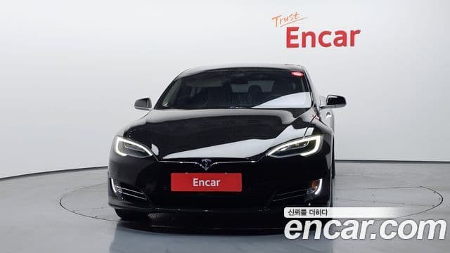 Tesla модель S, 2019 3