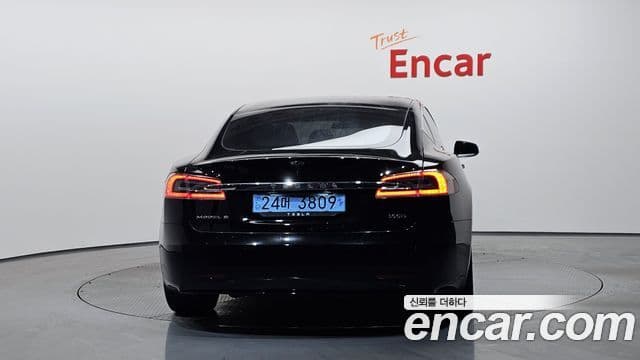 Tesla модель S, 2019 4