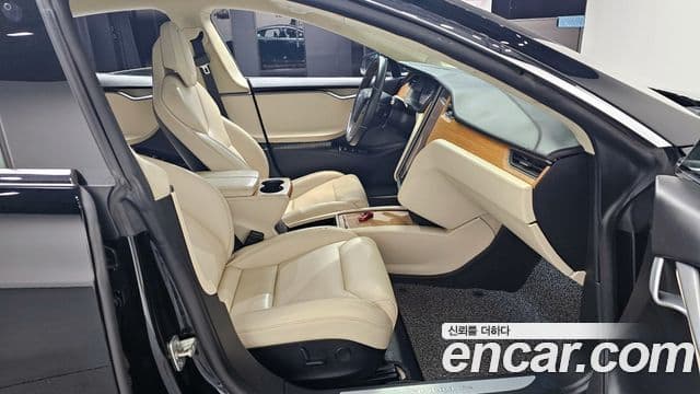 Tesla модель S, 2019 10