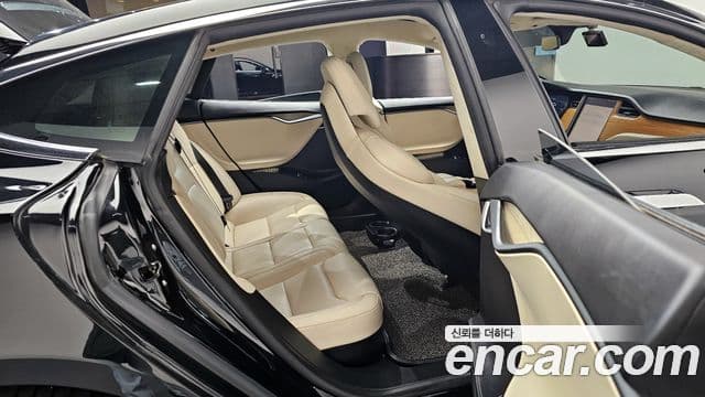 Tesla модель S, 2019 12