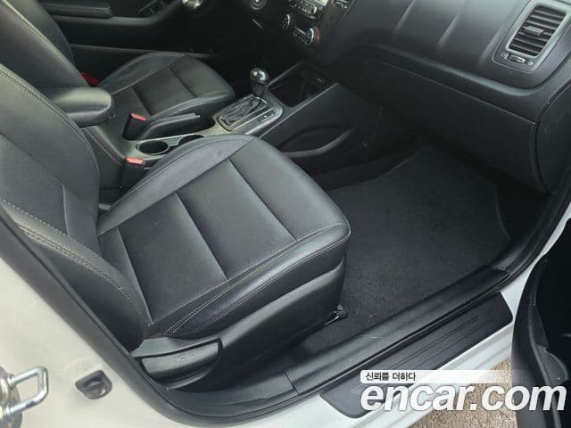 Kia K3 Luxury, 2015 12