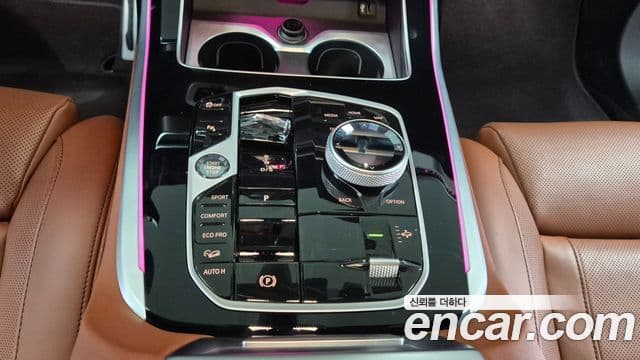 BMW X7 (G07) xDrive 40i M Sport 6인승, 2024 9