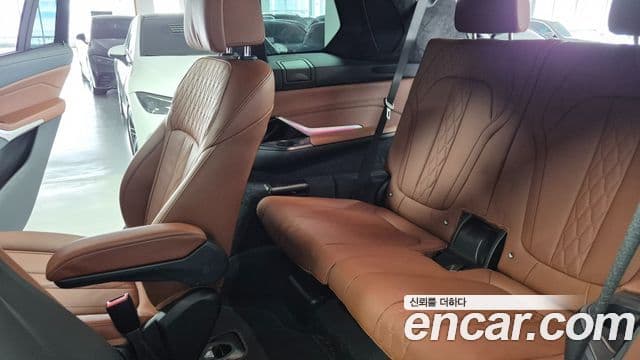 BMW X7 (G07) xDrive 40i M Sport 6인승, 2024 14
