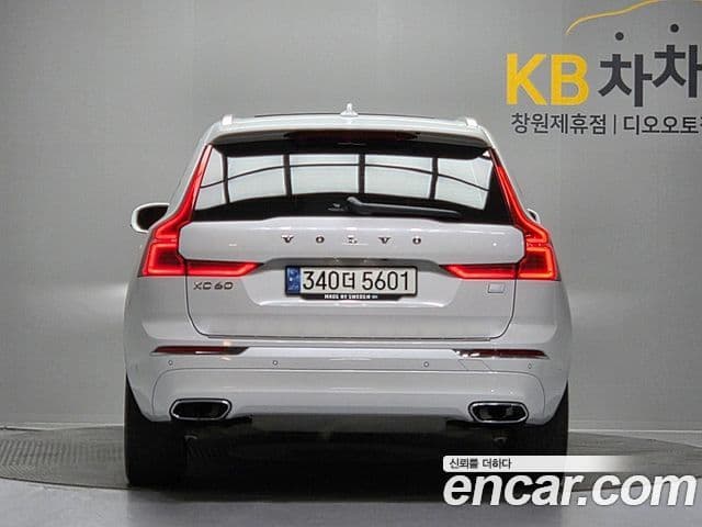 Volvo XC60 2세대 T8 Inscription, 2021 4