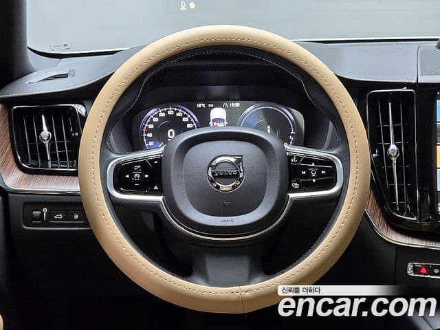 Volvo XC60 2세대 T8 Inscription, 2021 11