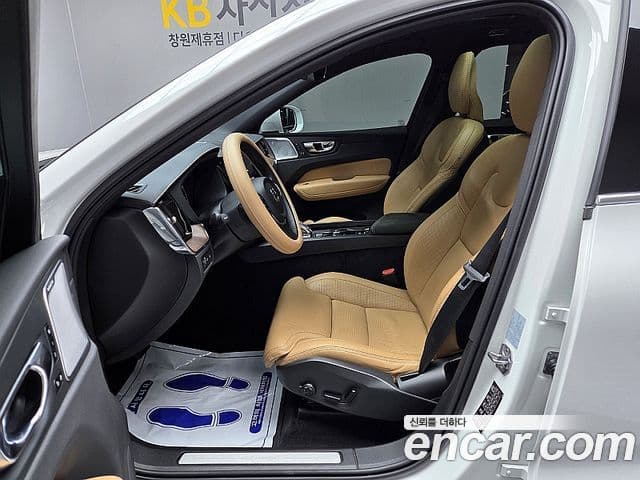 Volvo XC60 2세대 T8 Inscription, 2021 12