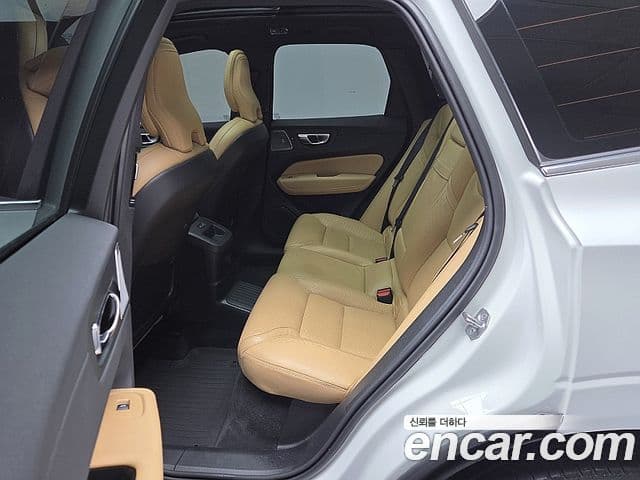 Volvo XC60 2세대 T8 Inscription, 2021 14
