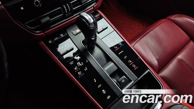 Porsche Macan 95B, 2024 9