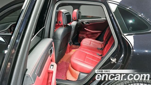 Porsche Macan 95B, 2024 11