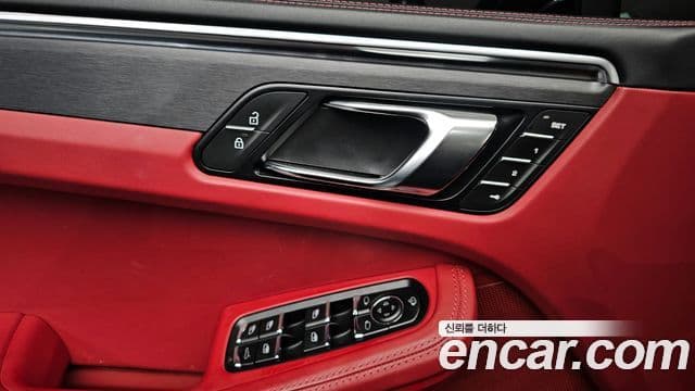 Porsche Macan 95B, 2024 12