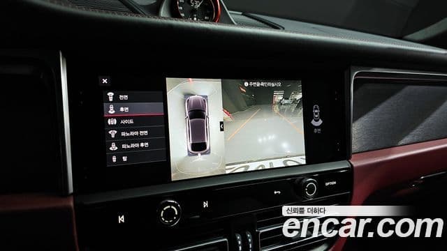 Porsche Macan 95B, 2024 17