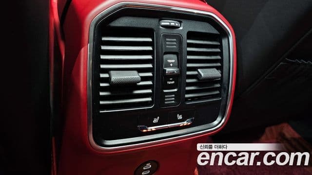 Porsche Macan 95B, 2024 19