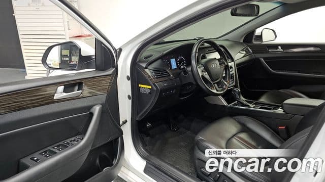 Hyundai LF Sonata 2.0 Smart, 2015 10