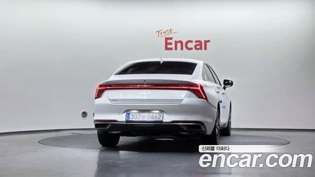 Kia K8 Signature, 2023 4