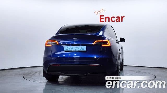 Tesla модель Y, 2024 4