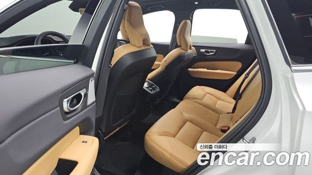 Volvo XC60 2세대 B6 Ultimate Bright, 2024 11