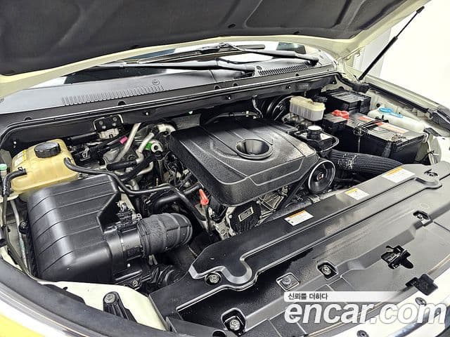 KG모빌리티(SsangYong) Korando 투리스모 2WD GT 11인승, 2014 6