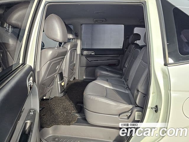 KG모빌리티(SsangYong) Korando 투리스모 2WD GT 11인승, 2014 9