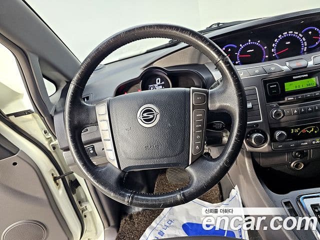 KG모빌리티(SsangYong) Korando 투리스모 2WD GT 11인승, 2014 12