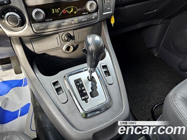 KG모빌리티(SsangYong) Korando 투리스모 2WD GT 11인승, 2014 15