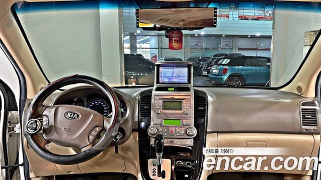 Kia Carnival R Premium, 2013 7