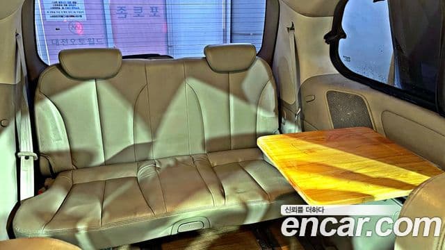 Kia Carnival R Premium, 2013 9