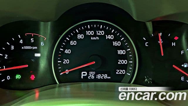 Kia Carnival R Premium, 2013 15