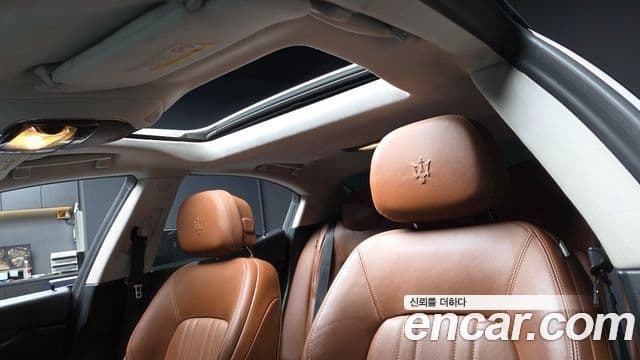 Maserati 기블리 3세대, 2015 19