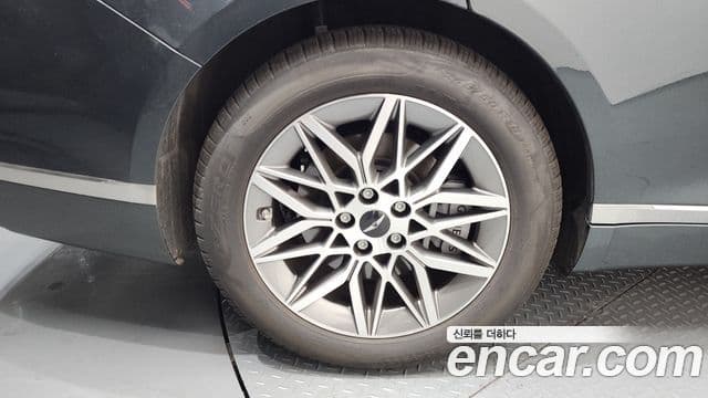 Genesis G80 (RG3) бензин 2.5 турбо 2WD, 2025 все фото