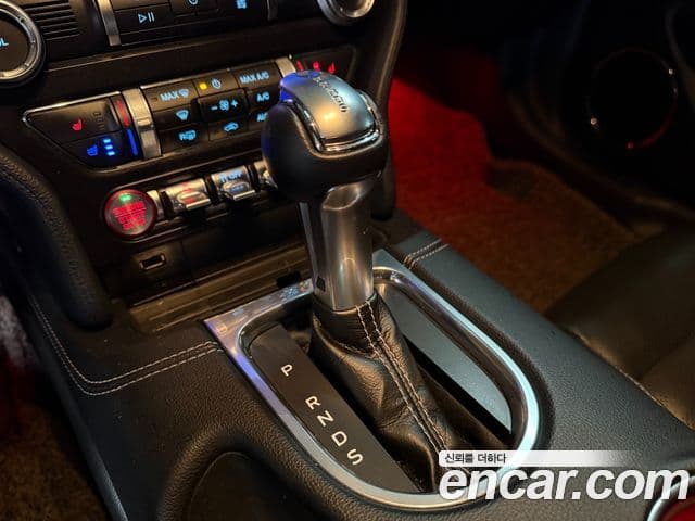 Ford Mustang купе, 2019 9