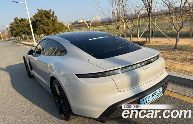 Porsche 타이칸 базовый, 2022 3
