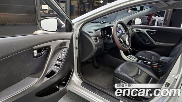 Hyundai Avante MD Premier, 2011 11