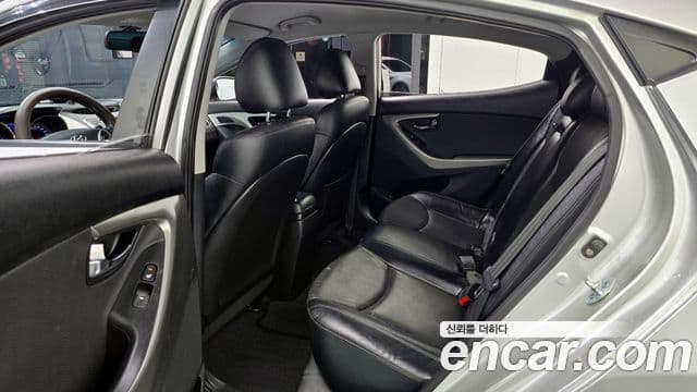 Hyundai Avante MD Premier, 2011 13