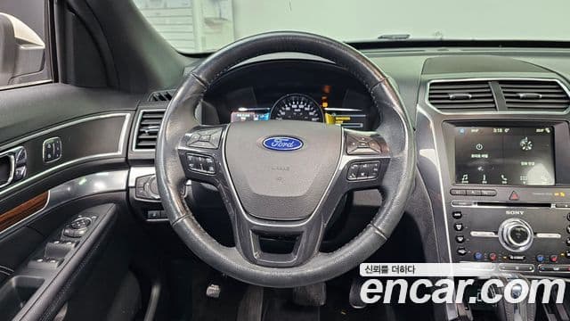 Ford Explorer 5세대, 2018 13