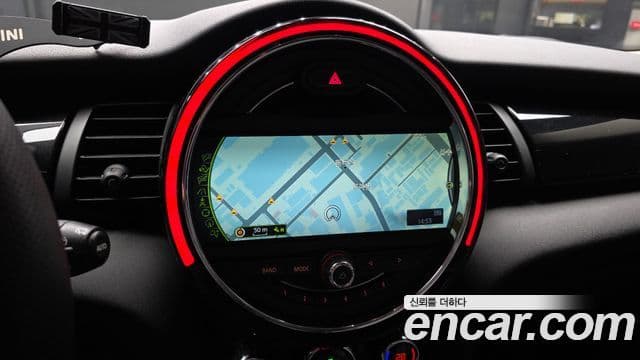 Mini Cooper D 3세대, 2015 14