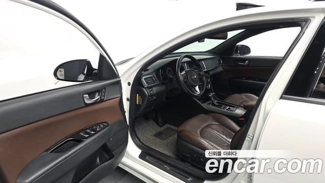 Kia K5 2세대 Signature, 2017 10