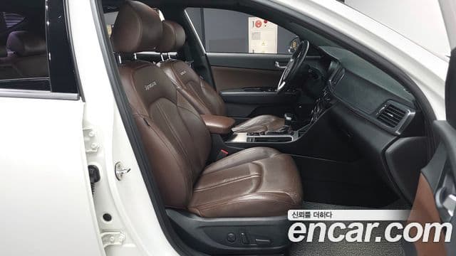 Kia K5 2세대 Signature, 2017 11