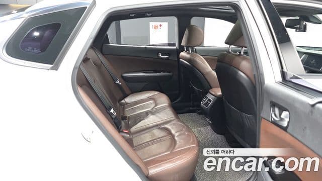 Kia K5 2세대 Signature, 2017 12