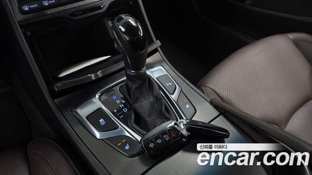 Hyundai Grandeur HG Modern, 2015 9